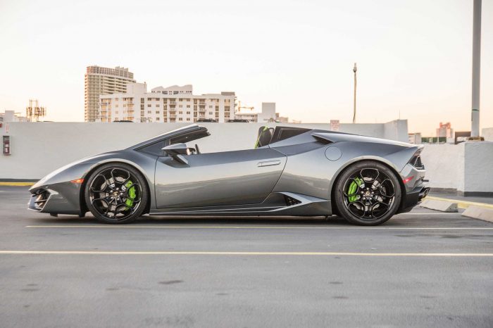 Rent the Lamborghini Huracan Silver in Miami