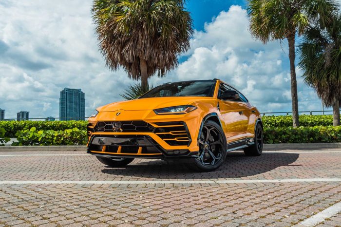 Lamborghini Urus Orange Rental in Atlanta