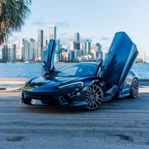 McLaren GT Green Black