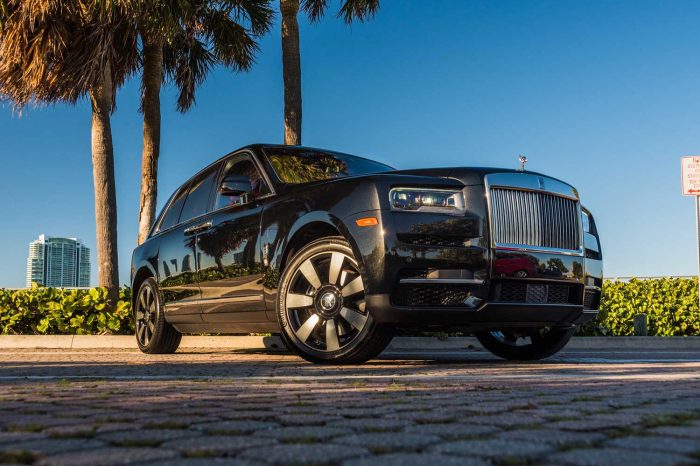 Rent the Rolls-Royce Cullinan in Miami