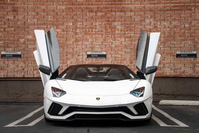 Rent the Lamborghini White Aventador S in Miami