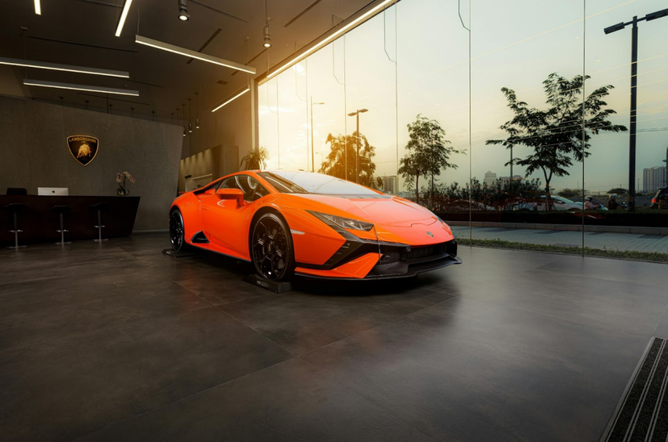 How to Rent a Lamborghini by the Hour and Turn Heads Instantly